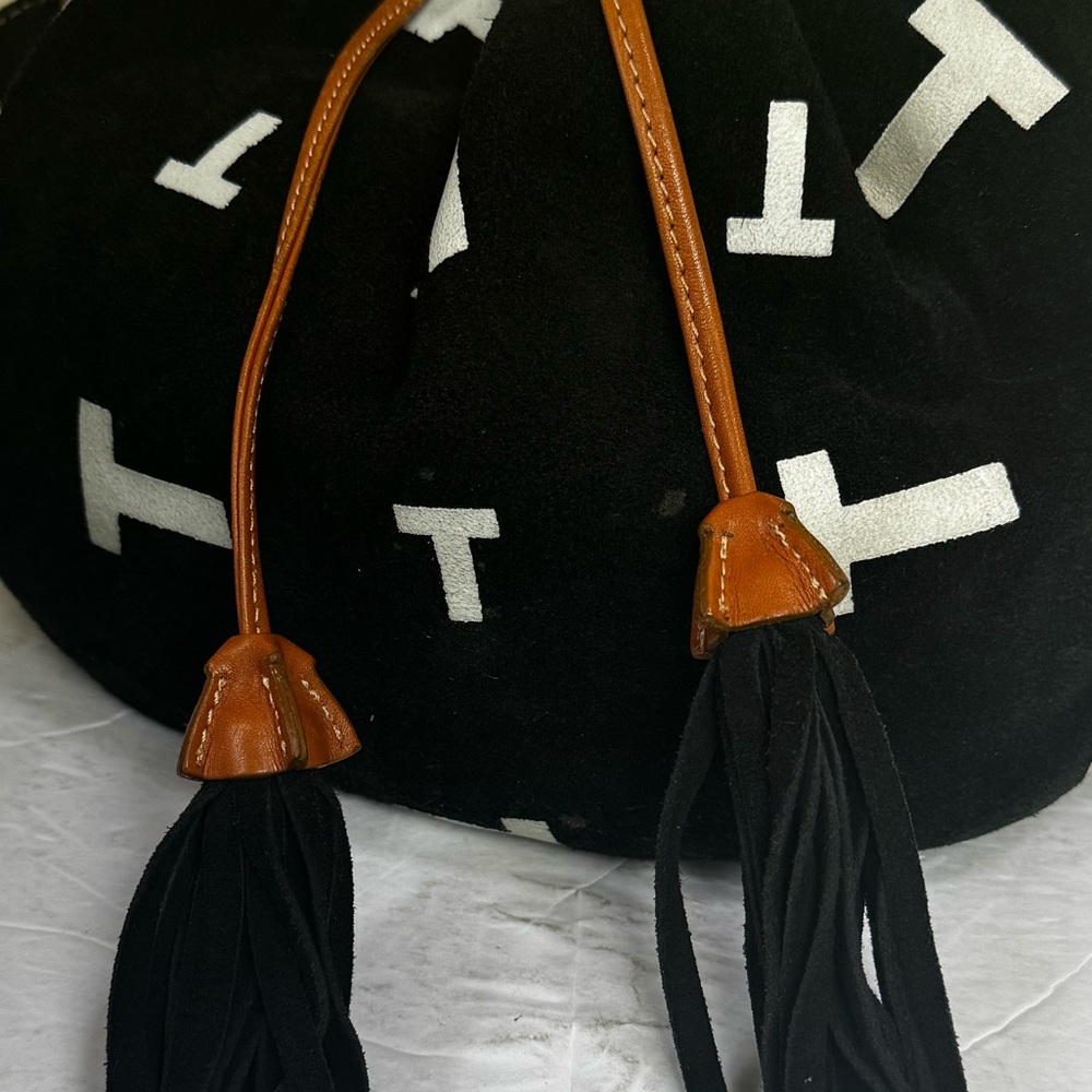 Tod’s T Logo Tassels Bucket Hobo Bag Leather Camel Suede Drawcord Luxury Preppy - Picture 14 of 16